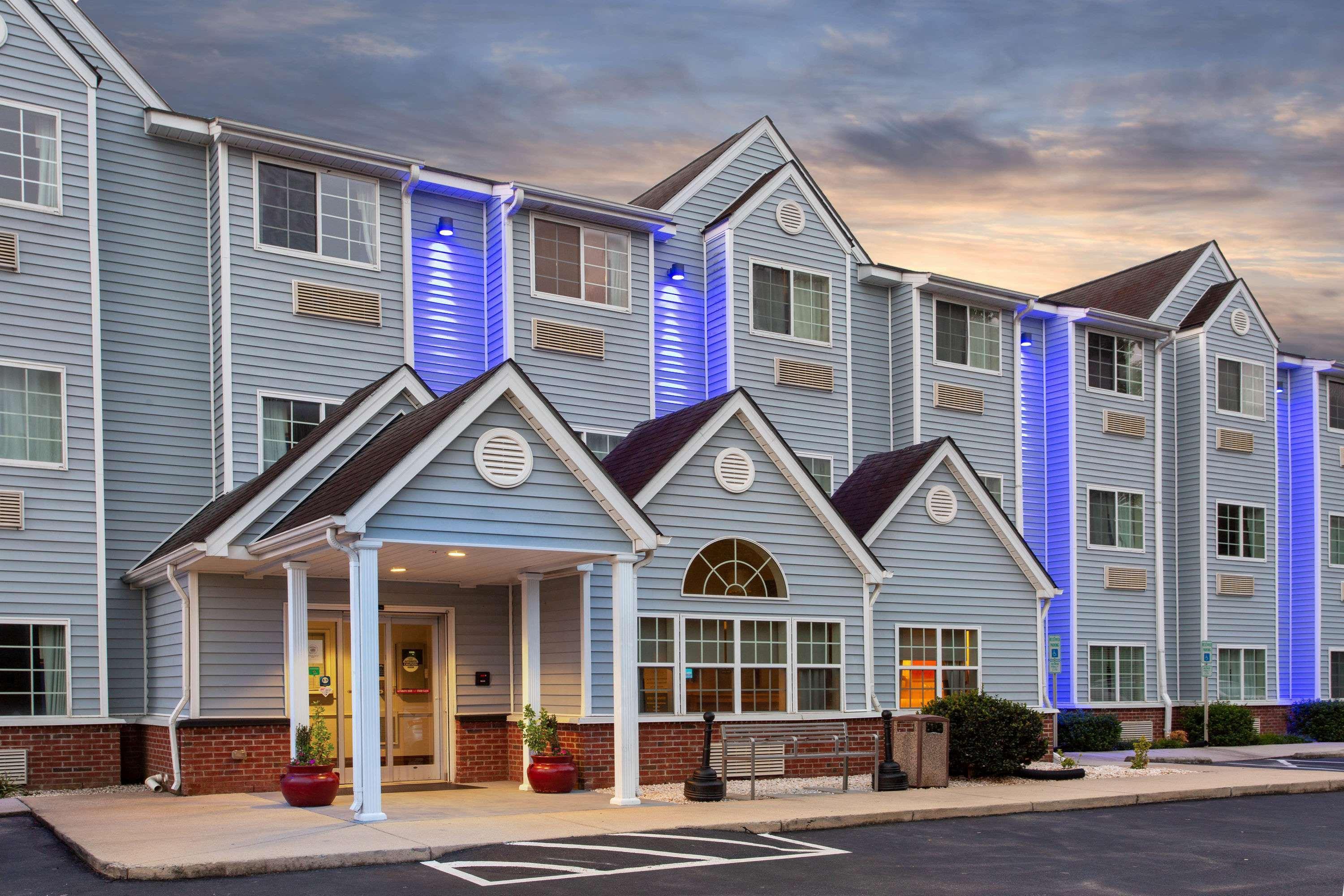 Microtel Inn & Suites By Wyndham Lillington/Campbell University Екстер'єр фото