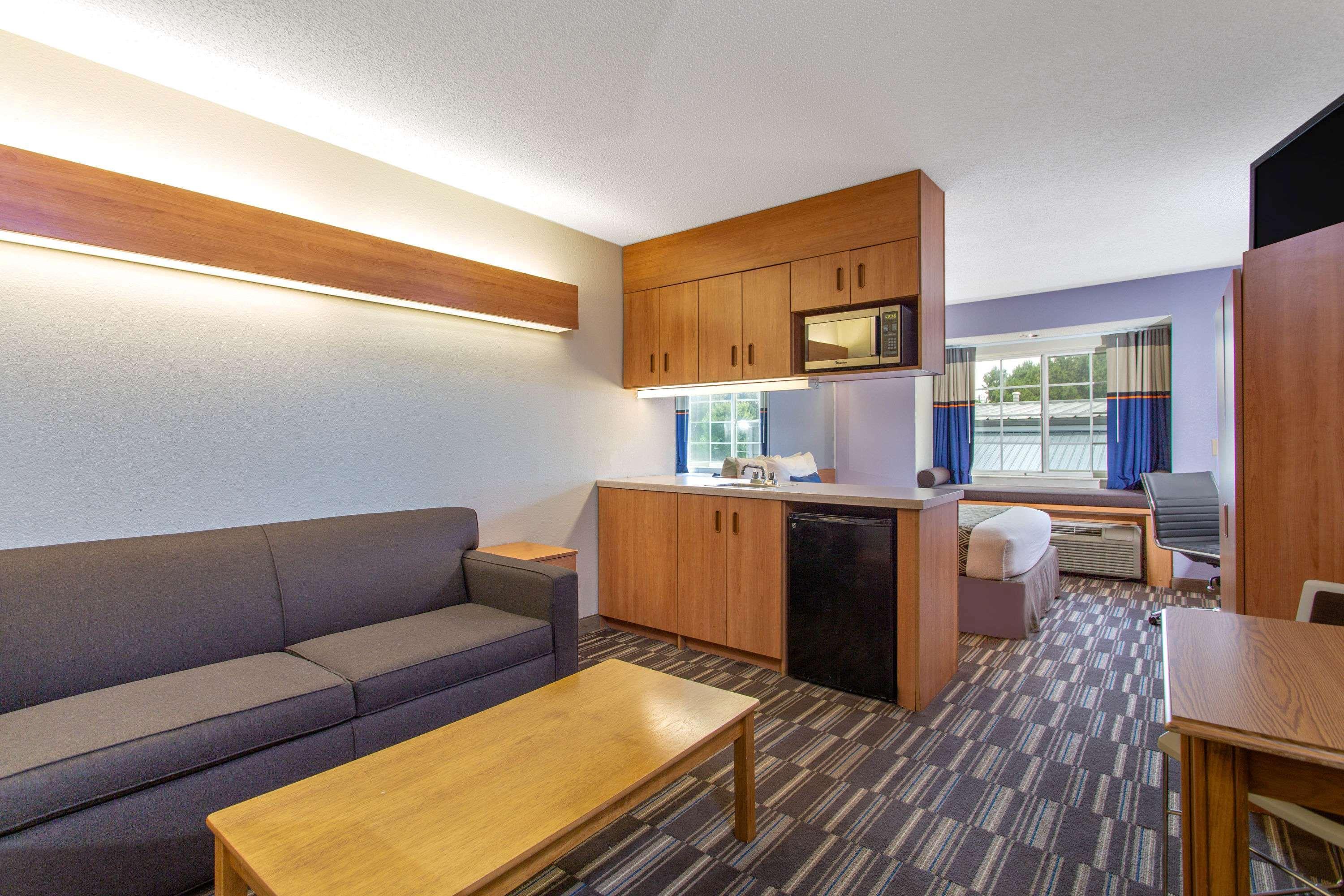Microtel Inn & Suites By Wyndham Lillington/Campbell University Екстер'єр фото